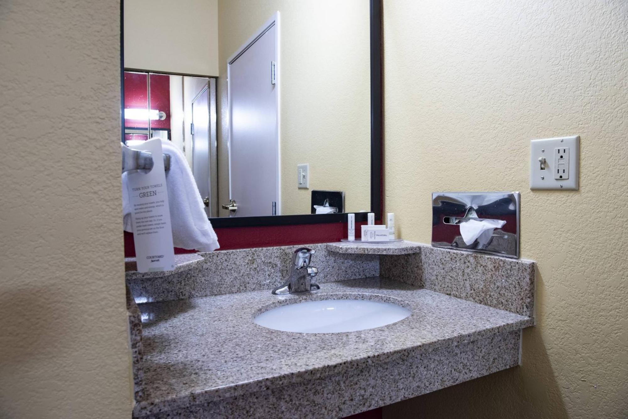 Courtyard Airport 3* Shreveport